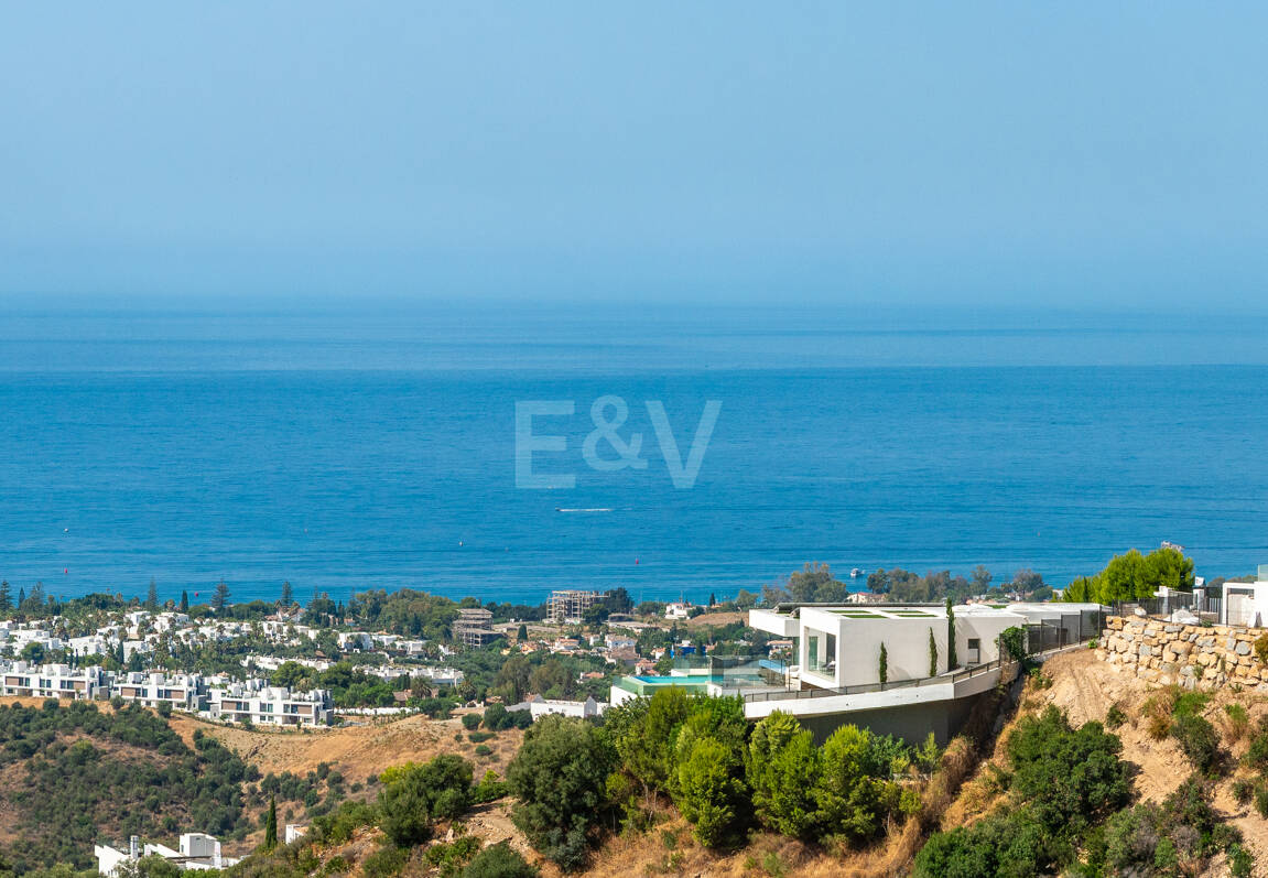 Apartamento de 3 habitaciones a estrenar en Medblue, Altos de Los Monteros con impresionantes vistas al mar