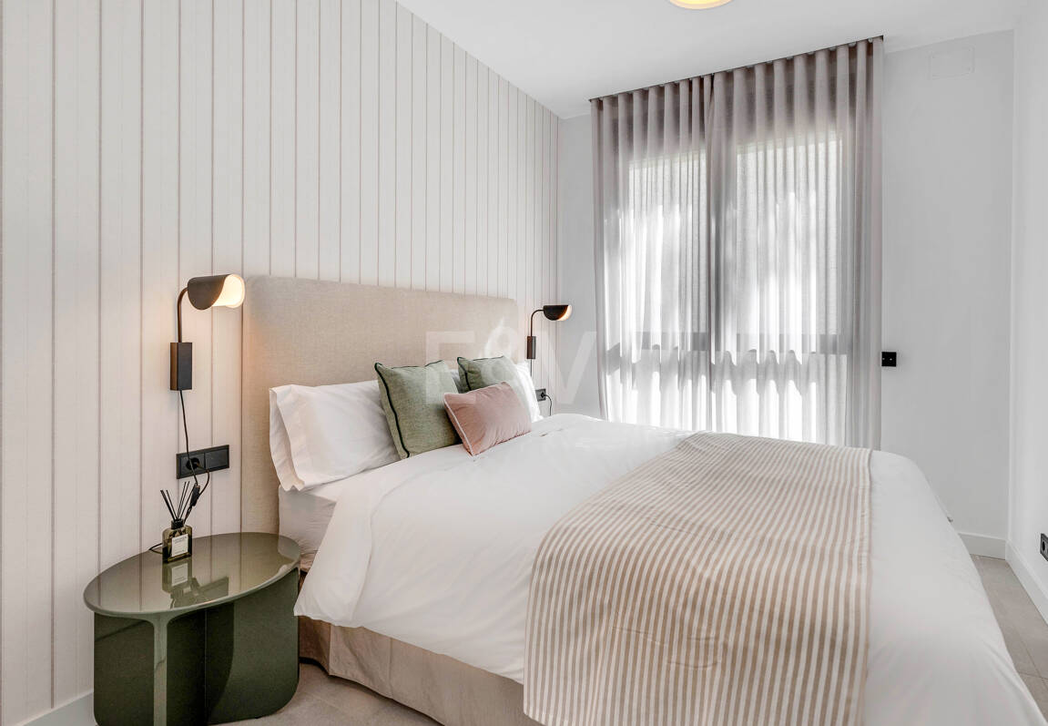 Apartamento de 3 habitaciones a estrenar en Medblue, Altos de Los Monteros con impresionantes vistas al mar