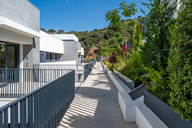 Apartamento de 3 habitaciones a estrenar en Medblue, Altos de Los Monteros con impresionantes vistas al mar