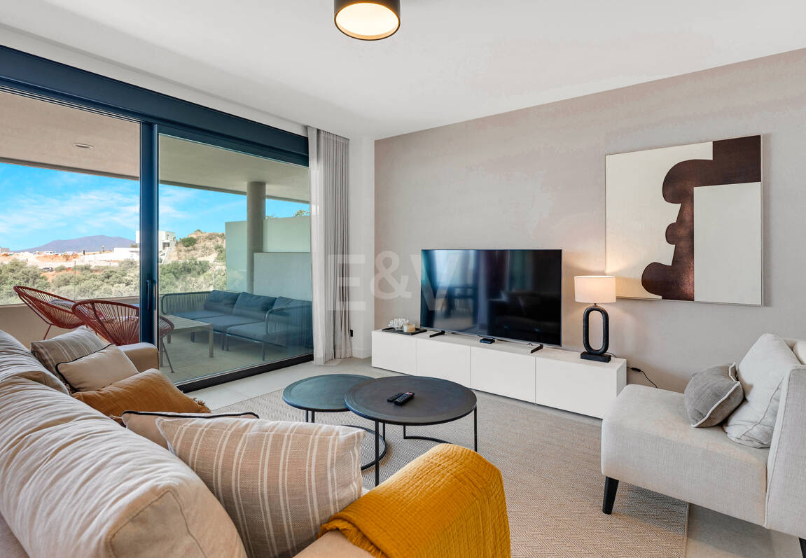 Apartamento de 3 habitaciones a estrenar en Medblue, Altos de Los Monteros con impresionantes vistas al mar