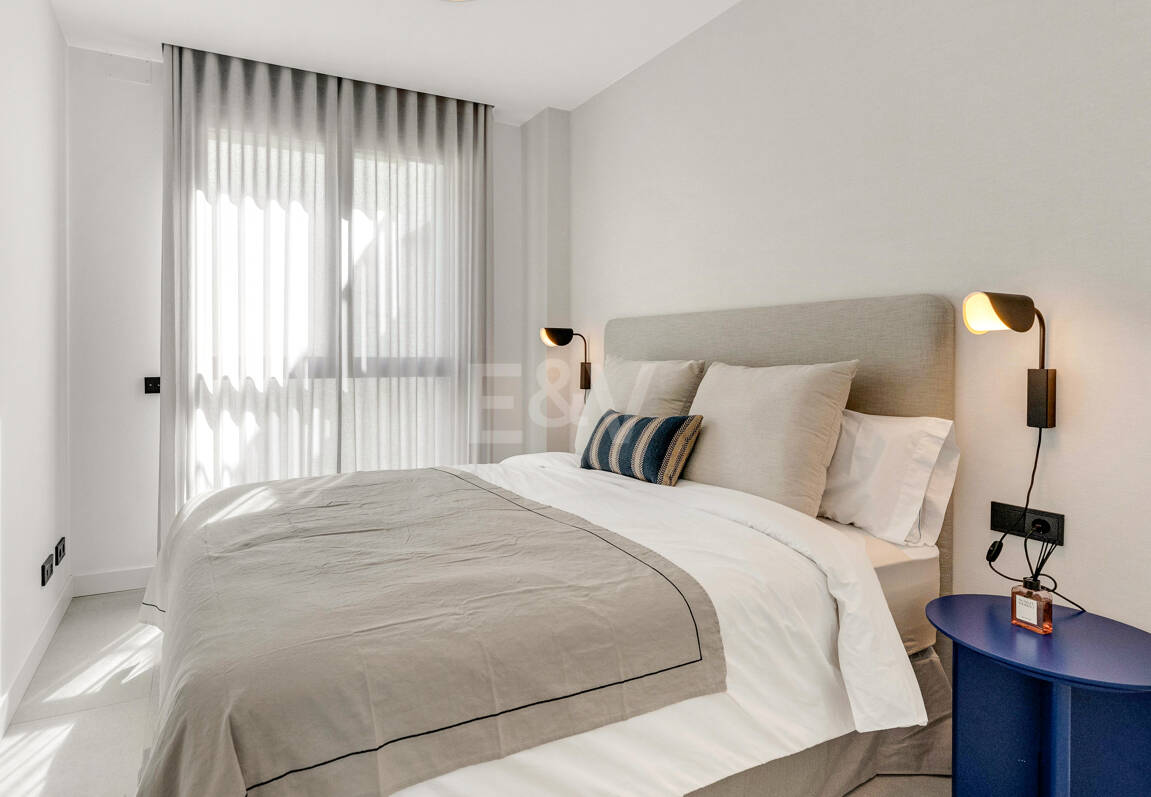 Apartamento de 3 habitaciones a estrenar en Medblue, Altos de Los Monteros con impresionantes vistas al mar