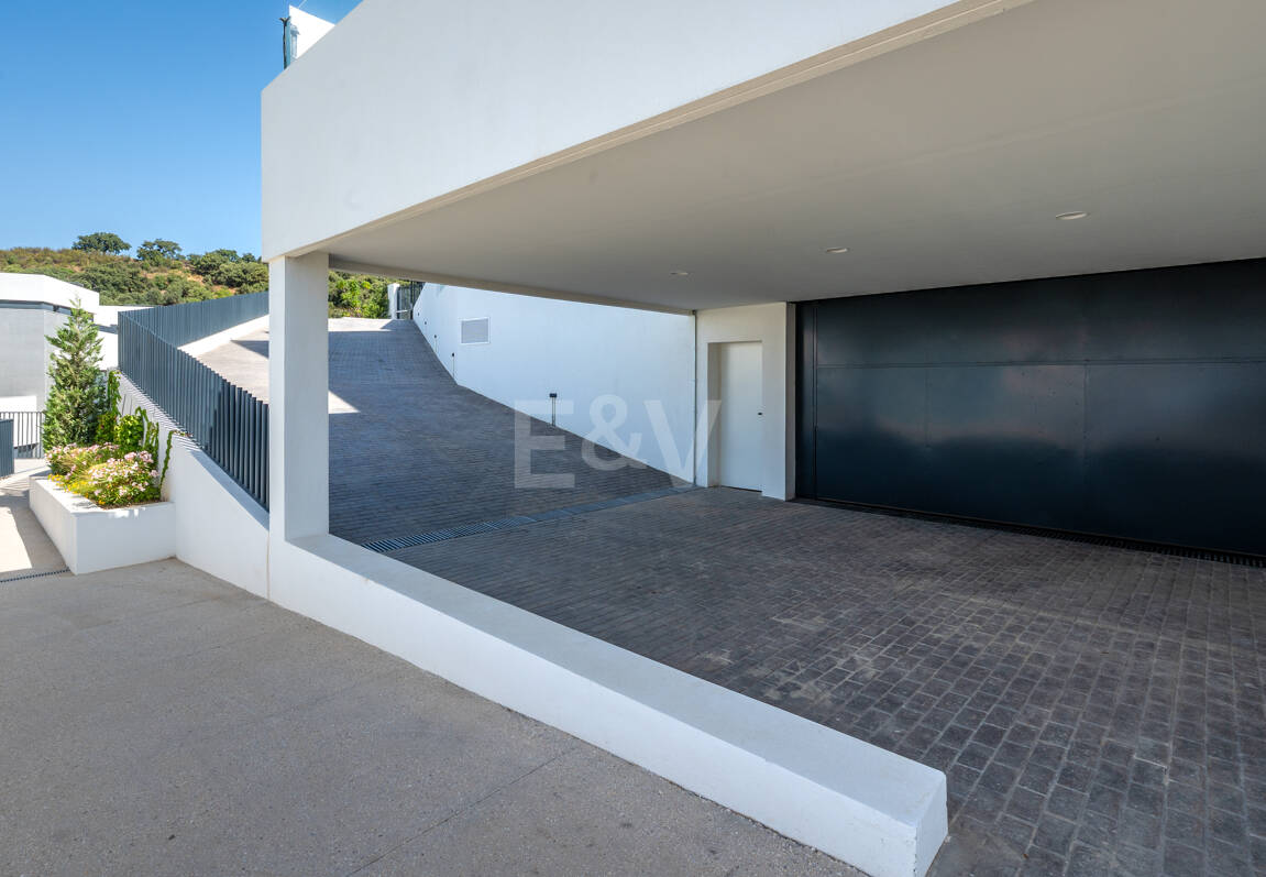 Apartamento de 3 habitaciones a estrenar en Medblue, Altos de Los Monteros con impresionantes vistas al mar