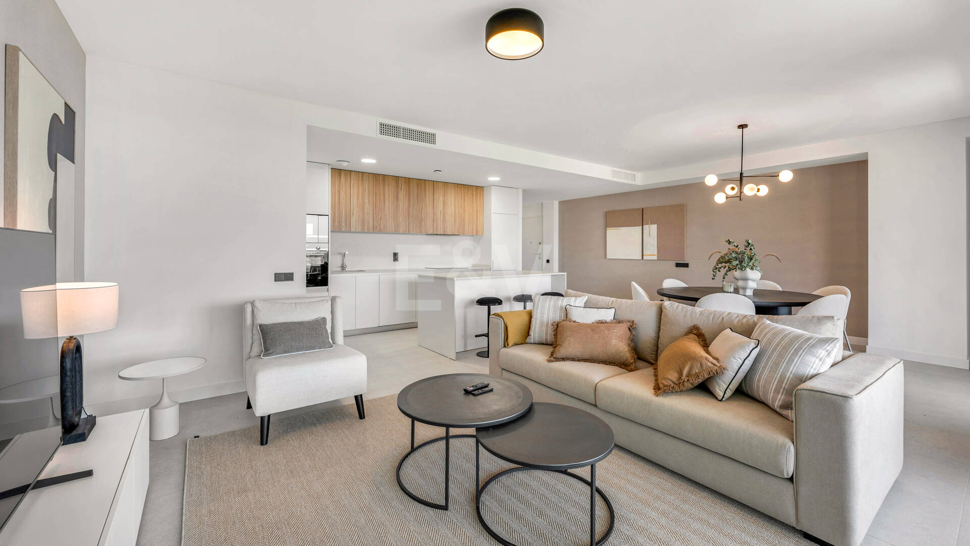 Apartamento de 3 habitaciones a estrenar en Medblue, Altos de Los Monteros con impresionantes vistas al mar