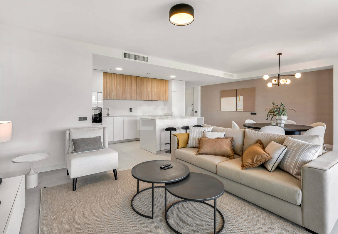 Apartamento de 3 habitaciones a estrenar en Medblue, Altos de Los Monteros con impresionantes vistas al mar