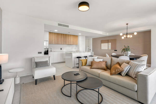 Apartamento de 3 habitaciones a estrenar en Medblue, Altos de Los Monteros con impresionantes vistas al mar