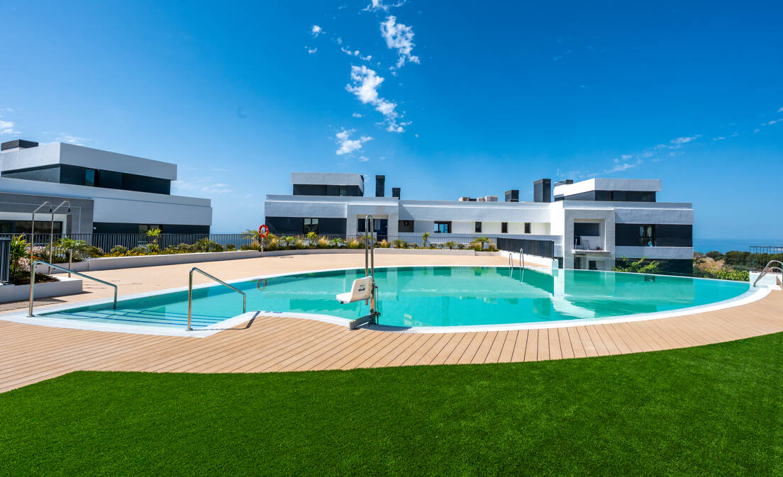 Apartamento de 3 habitaciones a estrenar en Medblue, Altos de Los Monteros con impresionantes vistas al mar