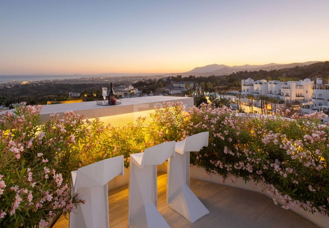 Impressive Duplex Penthouse with Private Pool and Panoramic Sea Views