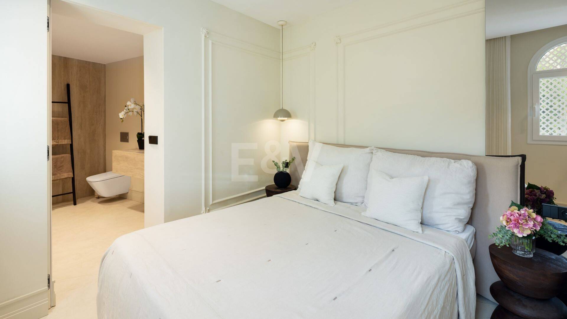 Impressive Duplex Penthouse with Private Pool and Panoramic Sea Views