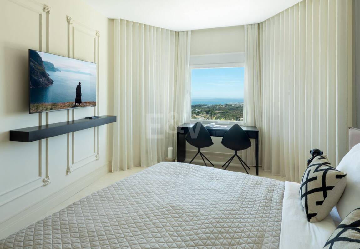 Impressive Duplex Penthouse with Private Pool and Panoramic Sea Views