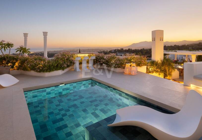 Impressive Duplex Penthouse with Private Pool and Panoramic Sea Views