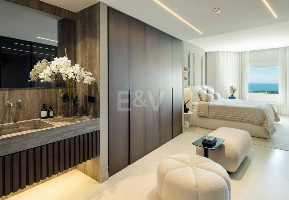 Impressive Duplex Penthouse with Private Pool and Panoramic Sea Views