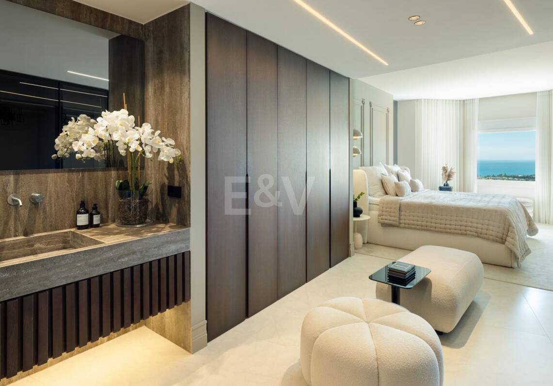 Impressive Duplex Penthouse with Private Pool and Panoramic Sea Views
