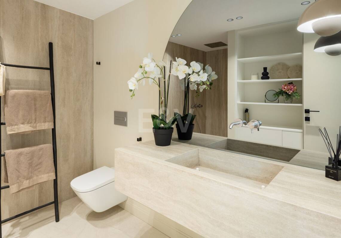 Impressive Duplex Penthouse with Private Pool and Panoramic Sea Views