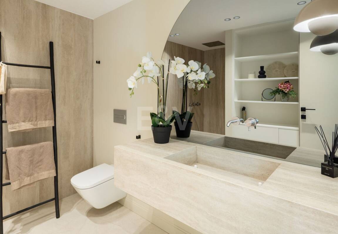 Impressive Duplex Penthouse with Private Pool and Panoramic Sea Views