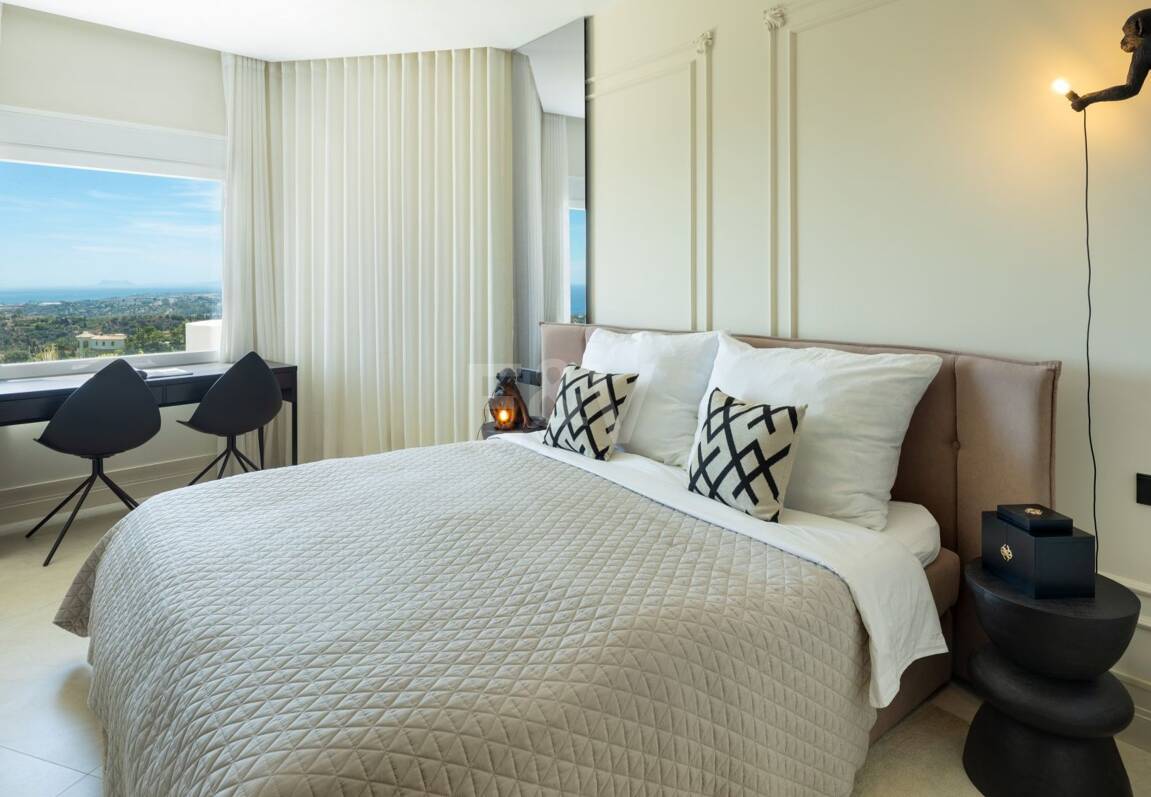 Impressive Duplex Penthouse with Private Pool and Panoramic Sea Views