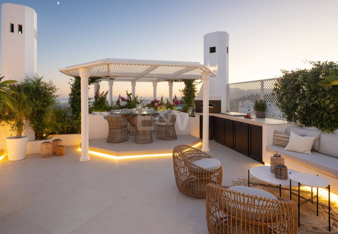 Impressive Duplex Penthouse with Private Pool and Panoramic Sea Views