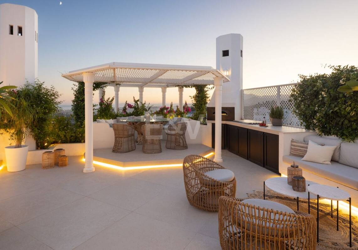 Impressive Duplex Penthouse with Private Pool and Panoramic Sea Views