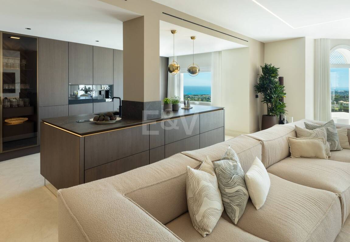 Impressive Duplex Penthouse with Private Pool and Panoramic Sea Views