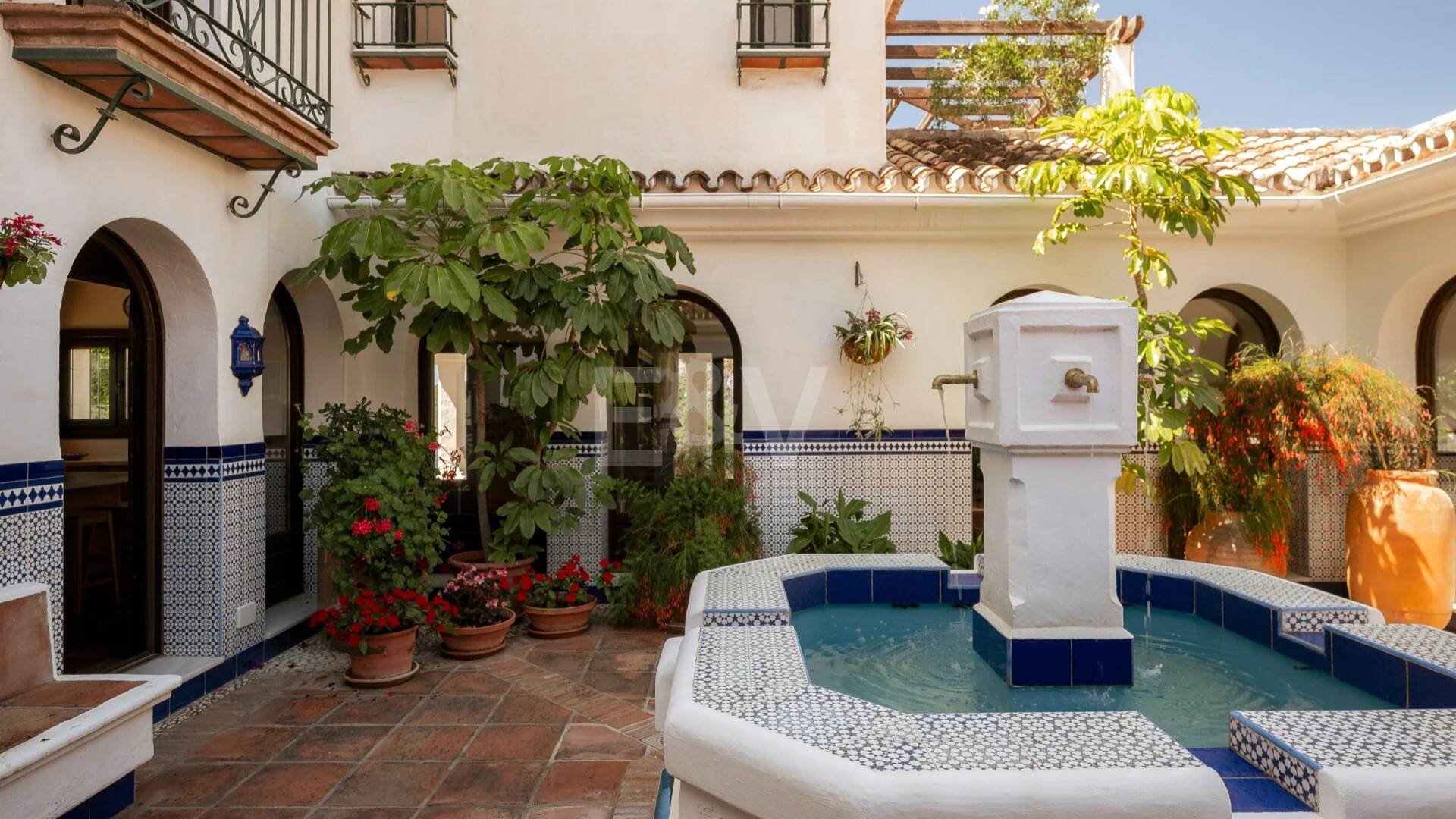 Extraordinär andalusisk Villa med Breathtaking Lake och Mountain Views i Istán