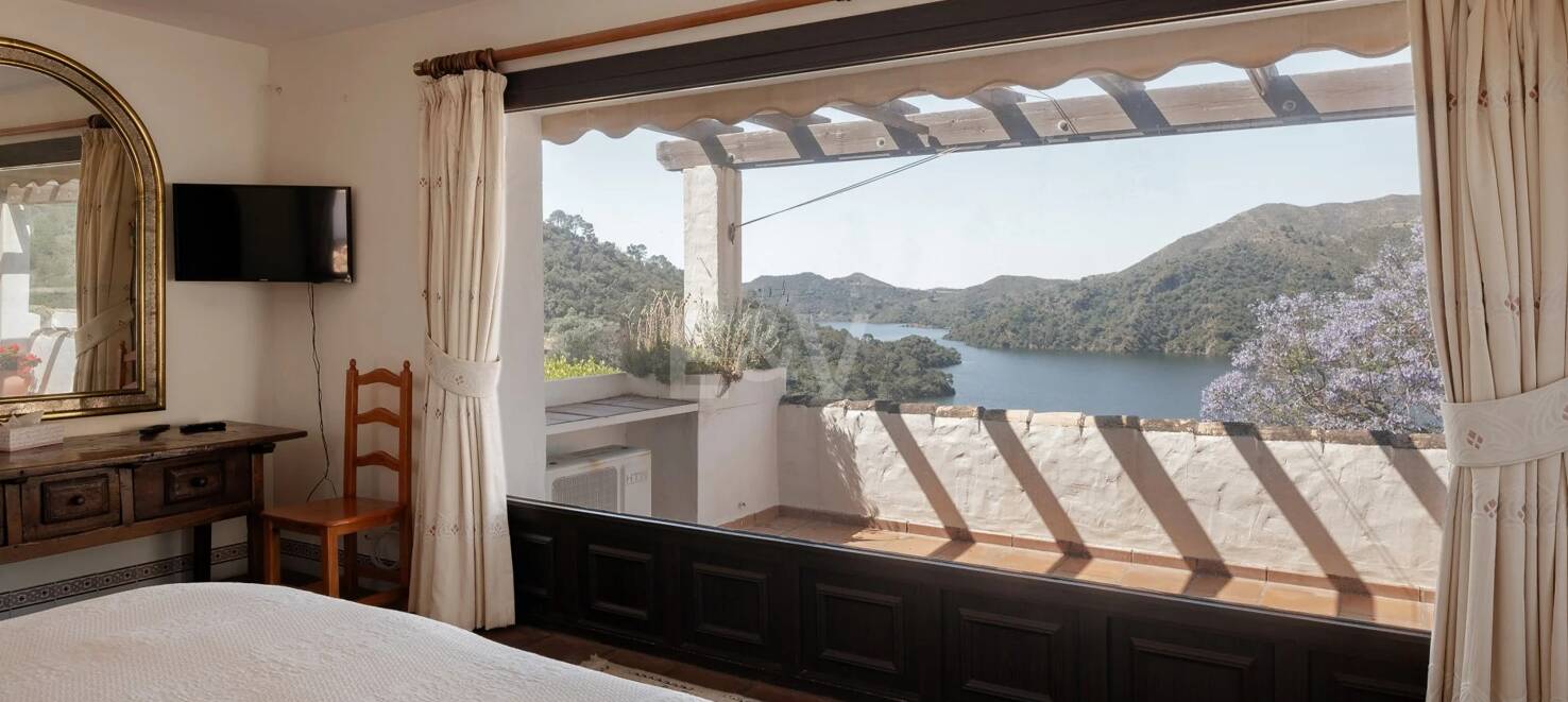 Extraordinary Andalusian Villa in Istán with Breathtaking Lake and Mountain Views