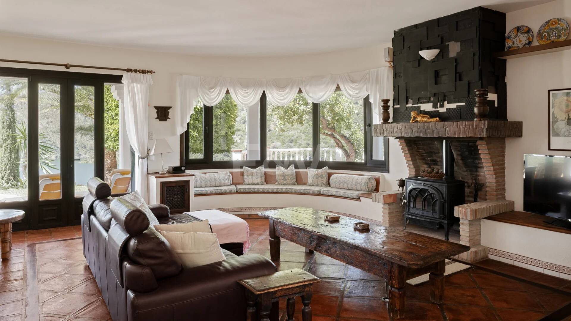 Extraordinär andalusisk Villa med Breathtaking Lake och Mountain Views i Istán