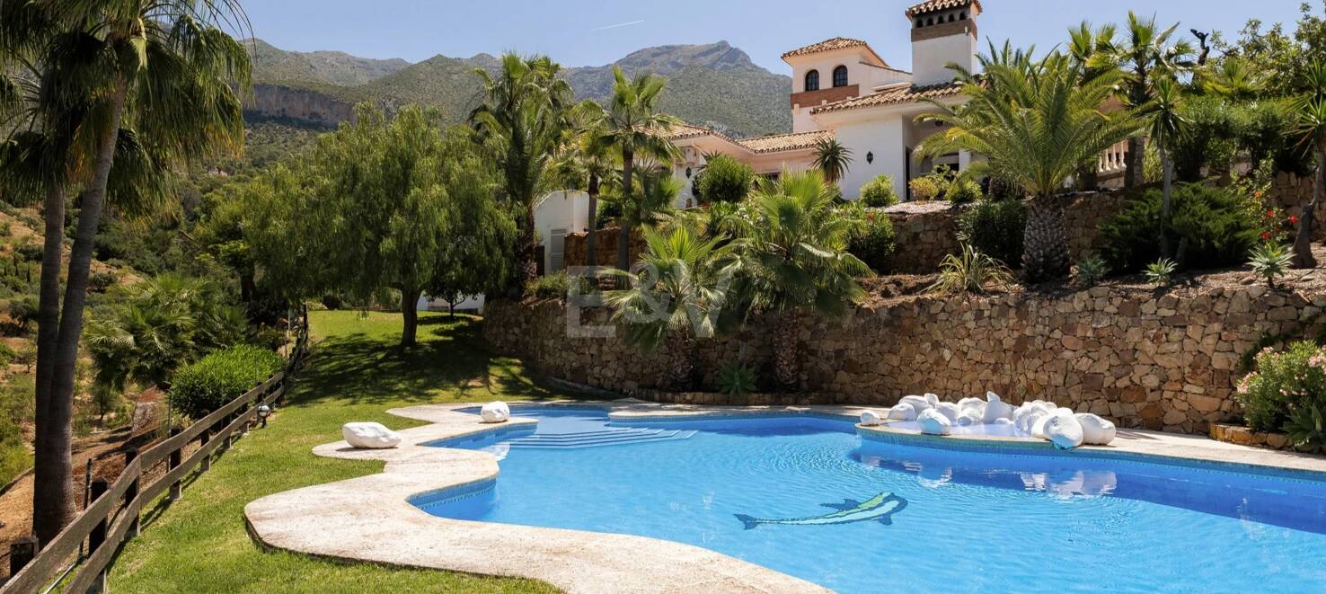 Extraordinary Andalusian Villa in Istán with Breathtaking Lake and Mountain Views