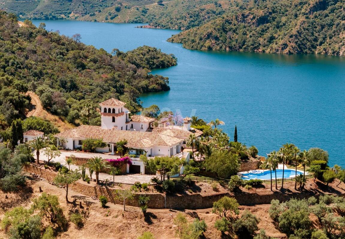 Extraordinär andalusisk Villa med Breathtaking Lake och Mountain Views i Istán