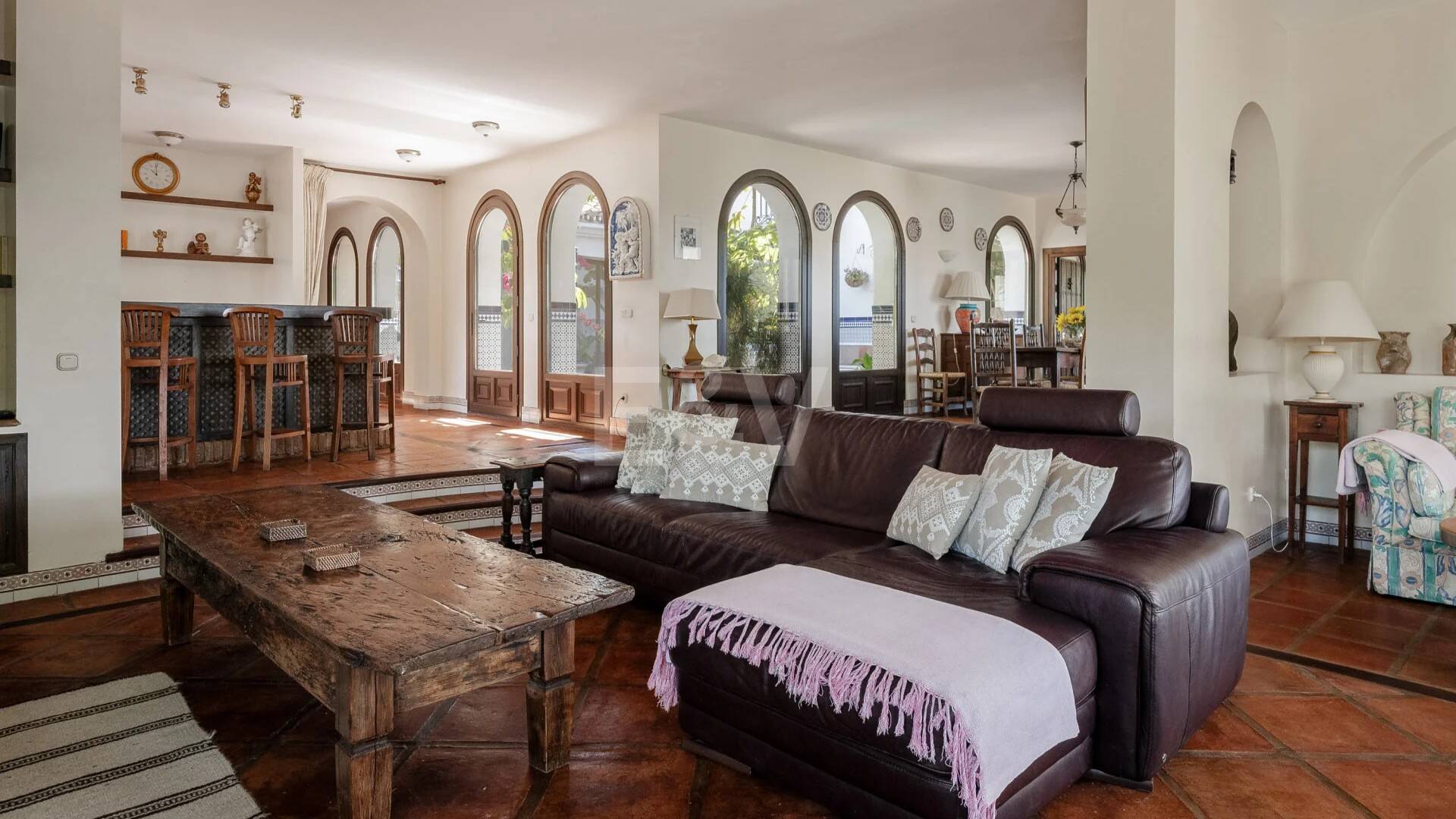 Extraordinaria villa andaluza con impresionantes vistas al lago y a la montaña en Istán