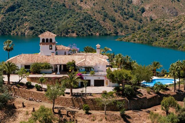 Extraordinär andalusisk Villa med Breathtaking Lake och Mountain Views i Istán