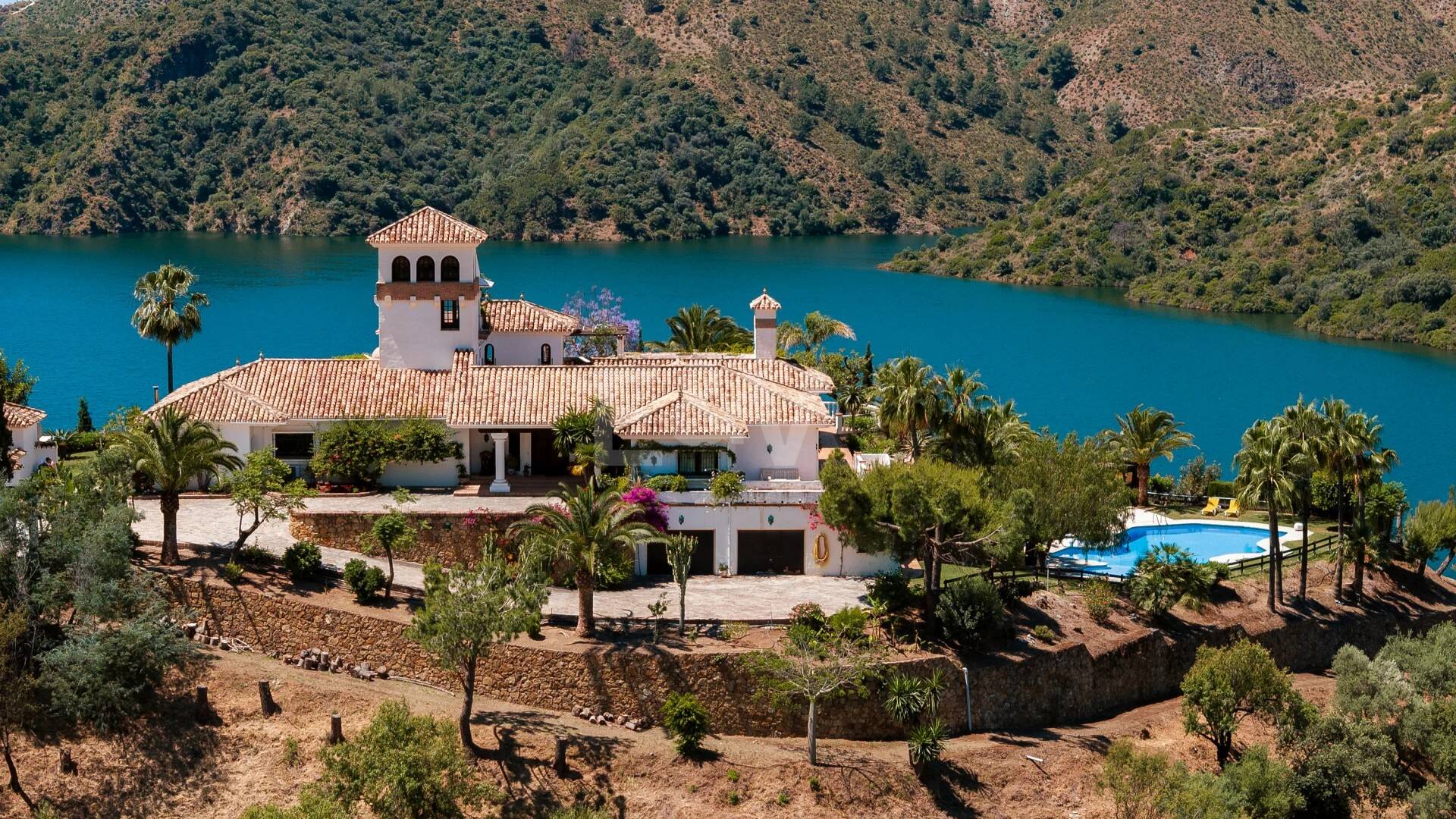 Extraordinär andalusisk Villa med Breathtaking Lake och Mountain Views i Istán