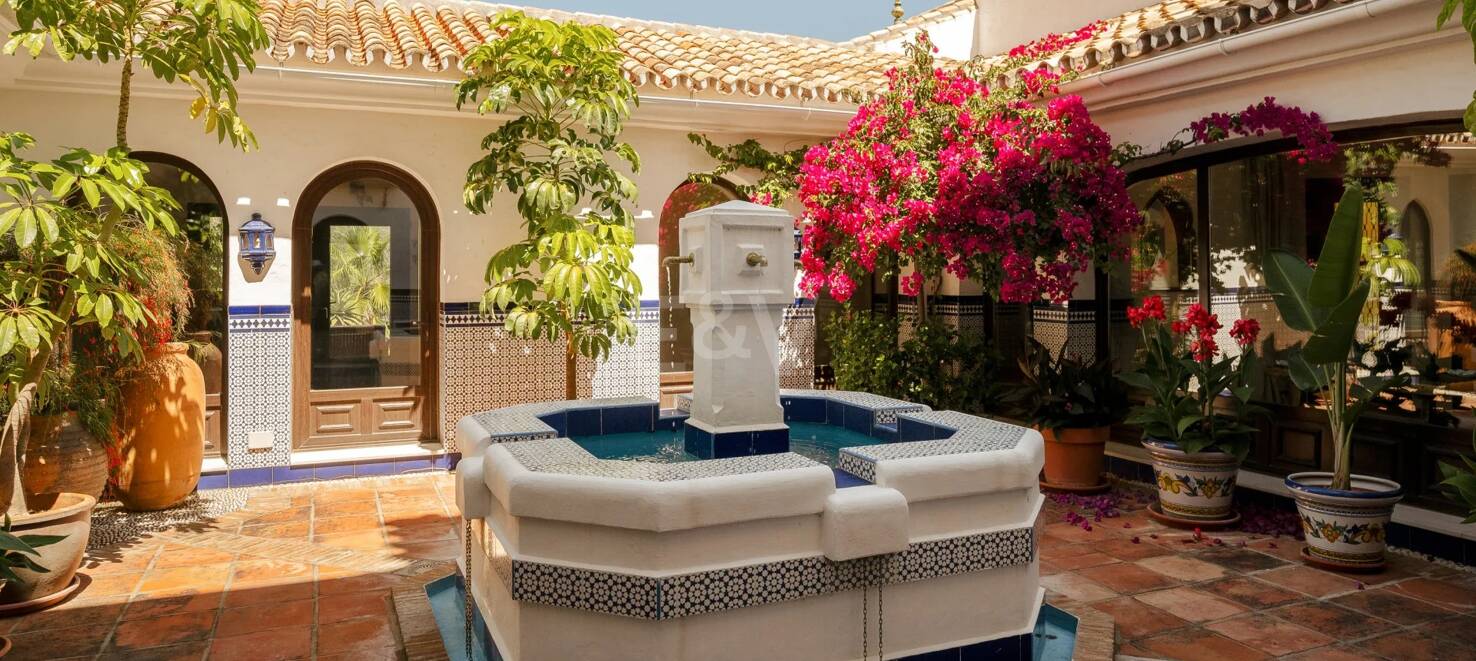 Extraordinary Andalusian Villa in Istán with Breathtaking Lake and Mountain Views
