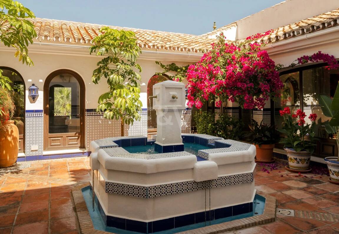 Extraordinär andalusisk Villa med Breathtaking Lake och Mountain Views i Istán