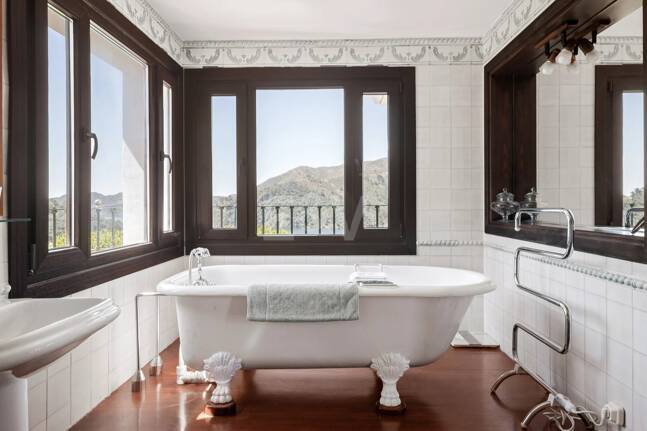 Extraordinär andalusisk Villa med Breathtaking Lake och Mountain Views i Istán