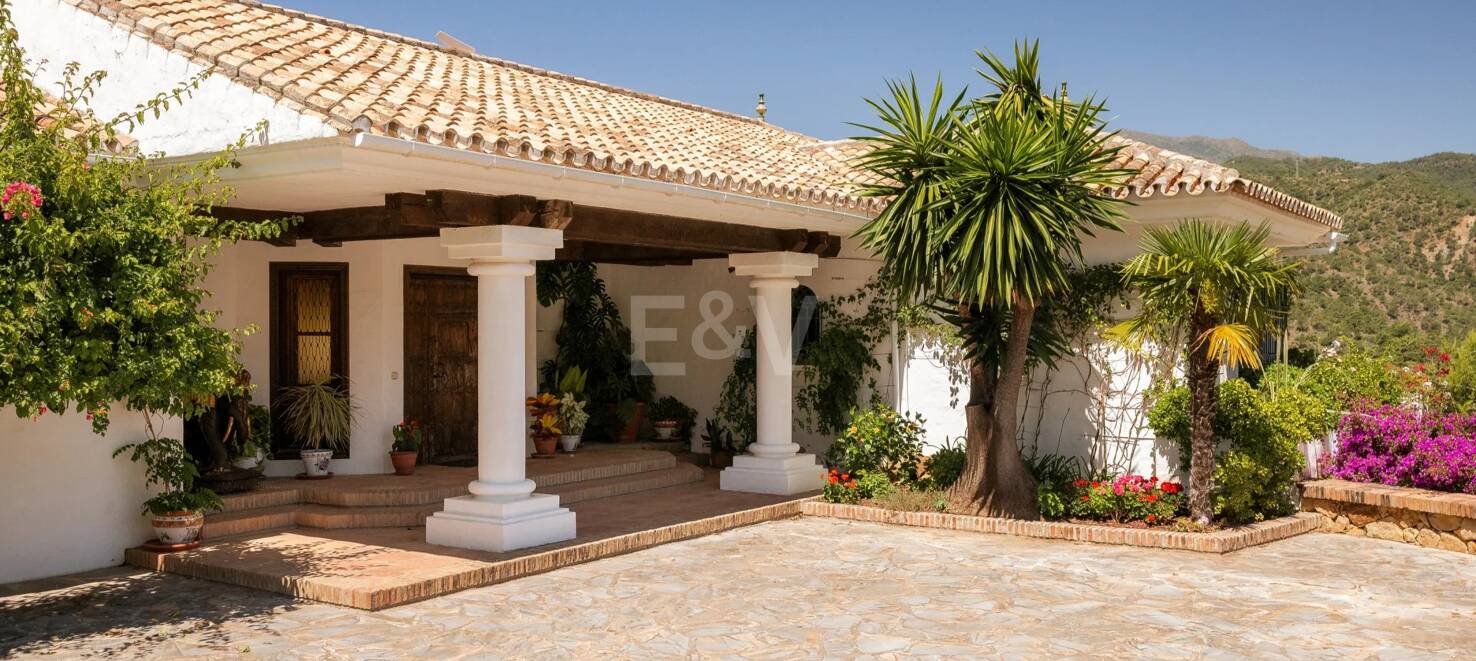 Extraordinary Andalusian Villa in Istán with Breathtaking Lake and Mountain Views