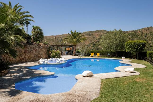 Extraordinär andalusisk Villa med Breathtaking Lake och Mountain Views i Istán