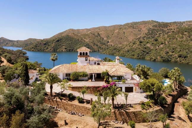 Extraordinär andalusisk Villa med Breathtaking Lake och Mountain Views i Istán