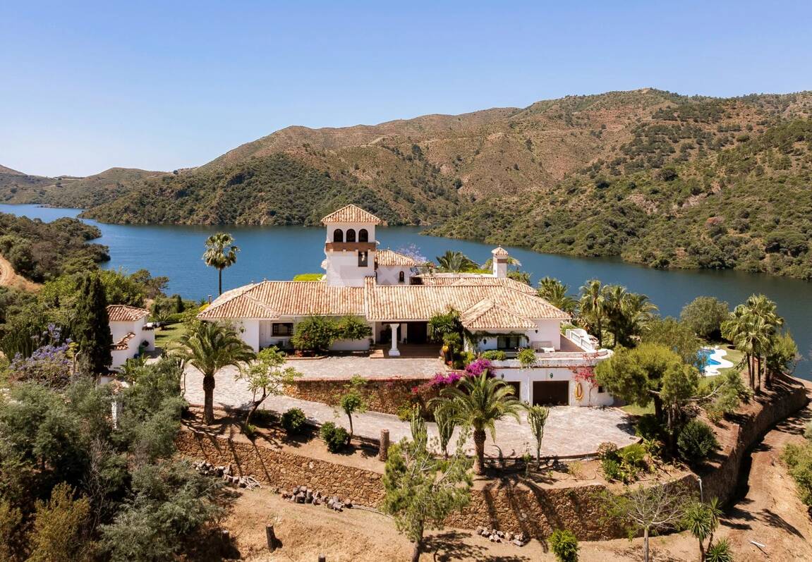 Extraordinär andalusisk Villa med Breathtaking Lake och Mountain Views i Istán