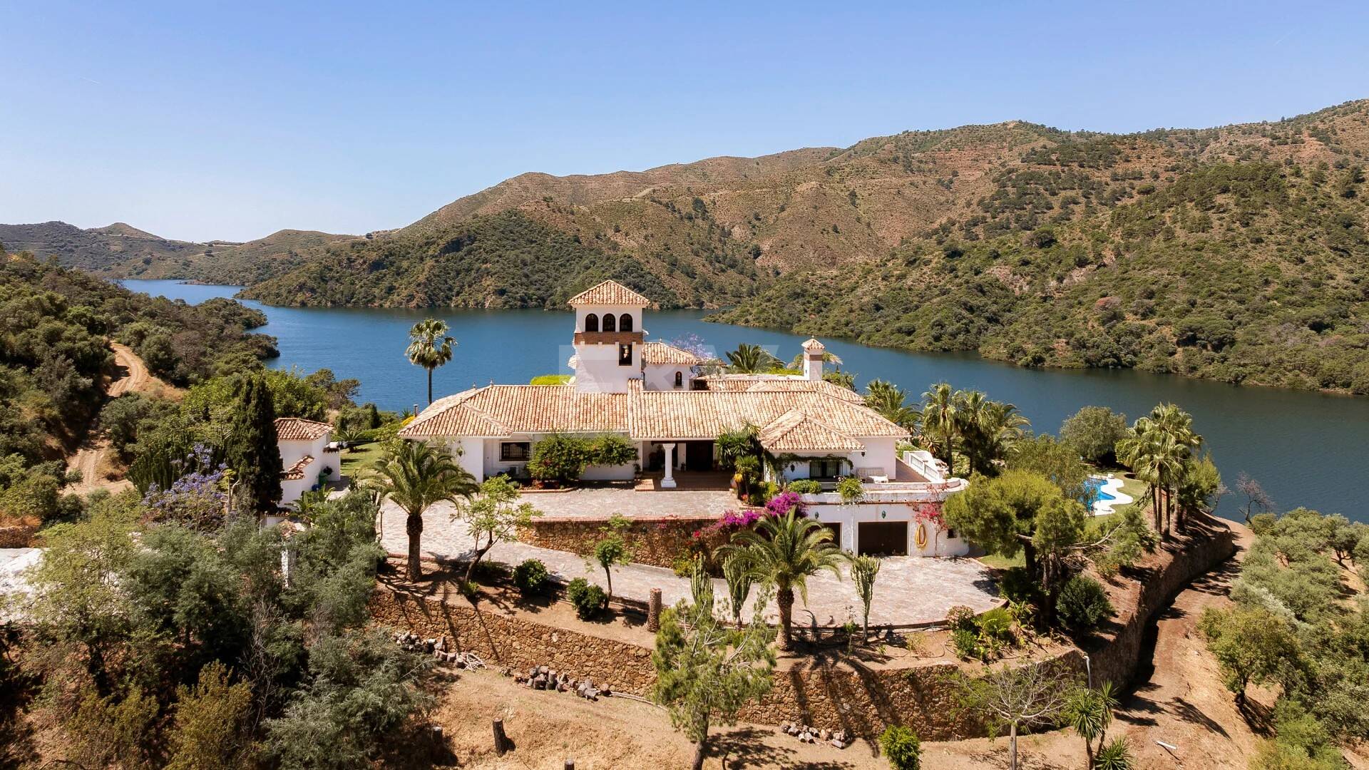 Extraordinär andalusisk Villa med Breathtaking Lake och Mountain Views i Istán