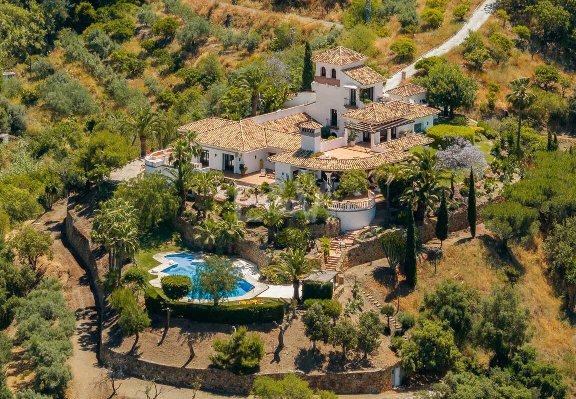 Extraordinär andalusisk Villa med Breathtaking Lake och Mountain Views i Istán