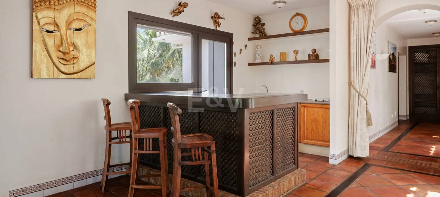 Extraordinary Andalusian Villa in Istán with Breathtaking Lake and Mountain Views