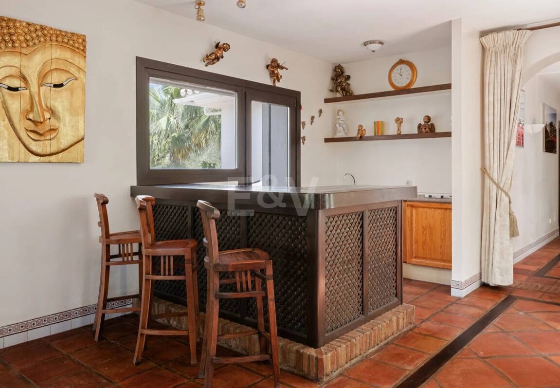 Extraordinär andalusisk Villa med Breathtaking Lake och Mountain Views i Istán