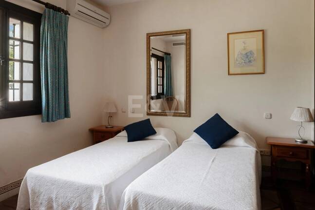 Extraordinär andalusisk Villa med Breathtaking Lake och Mountain Views i Istán