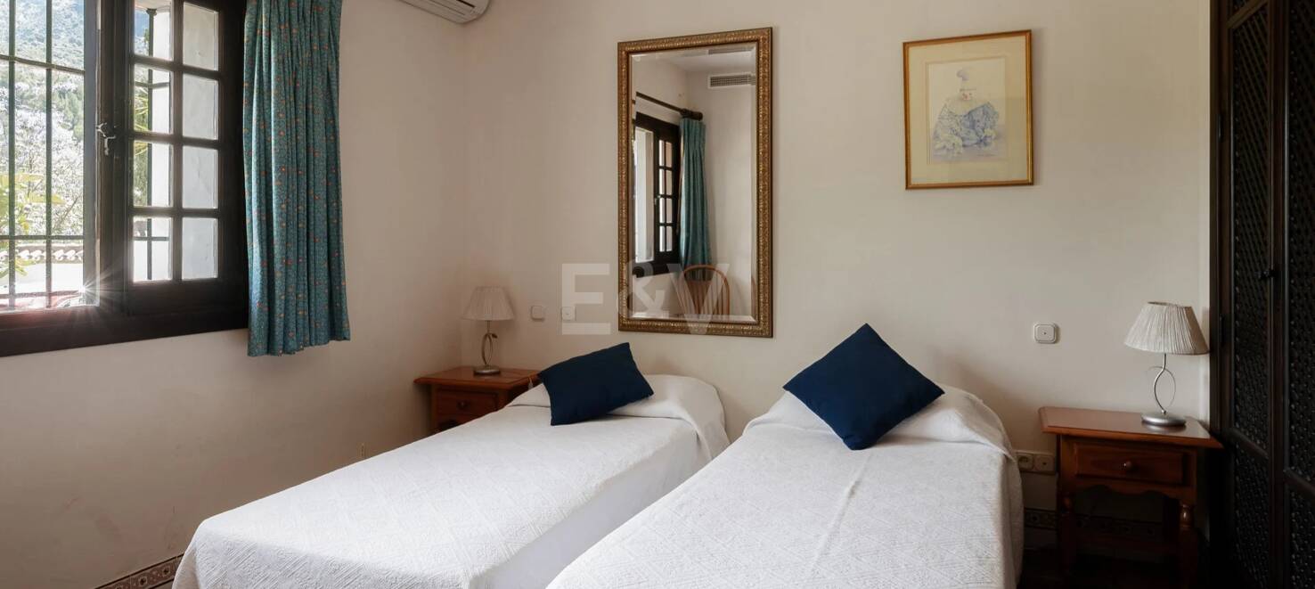 Extraordinary Andalusian Villa in Istán with Breathtaking Lake and Mountain Views