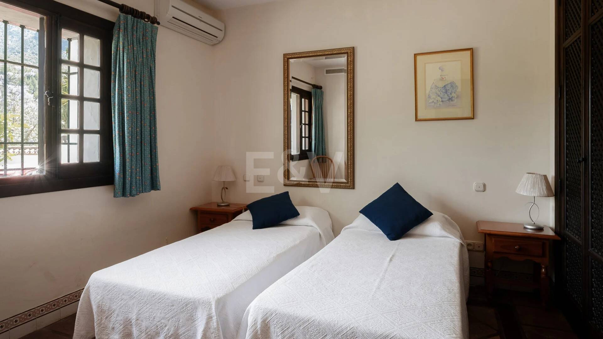 Extraordinär andalusisk Villa med Breathtaking Lake och Mountain Views i Istán