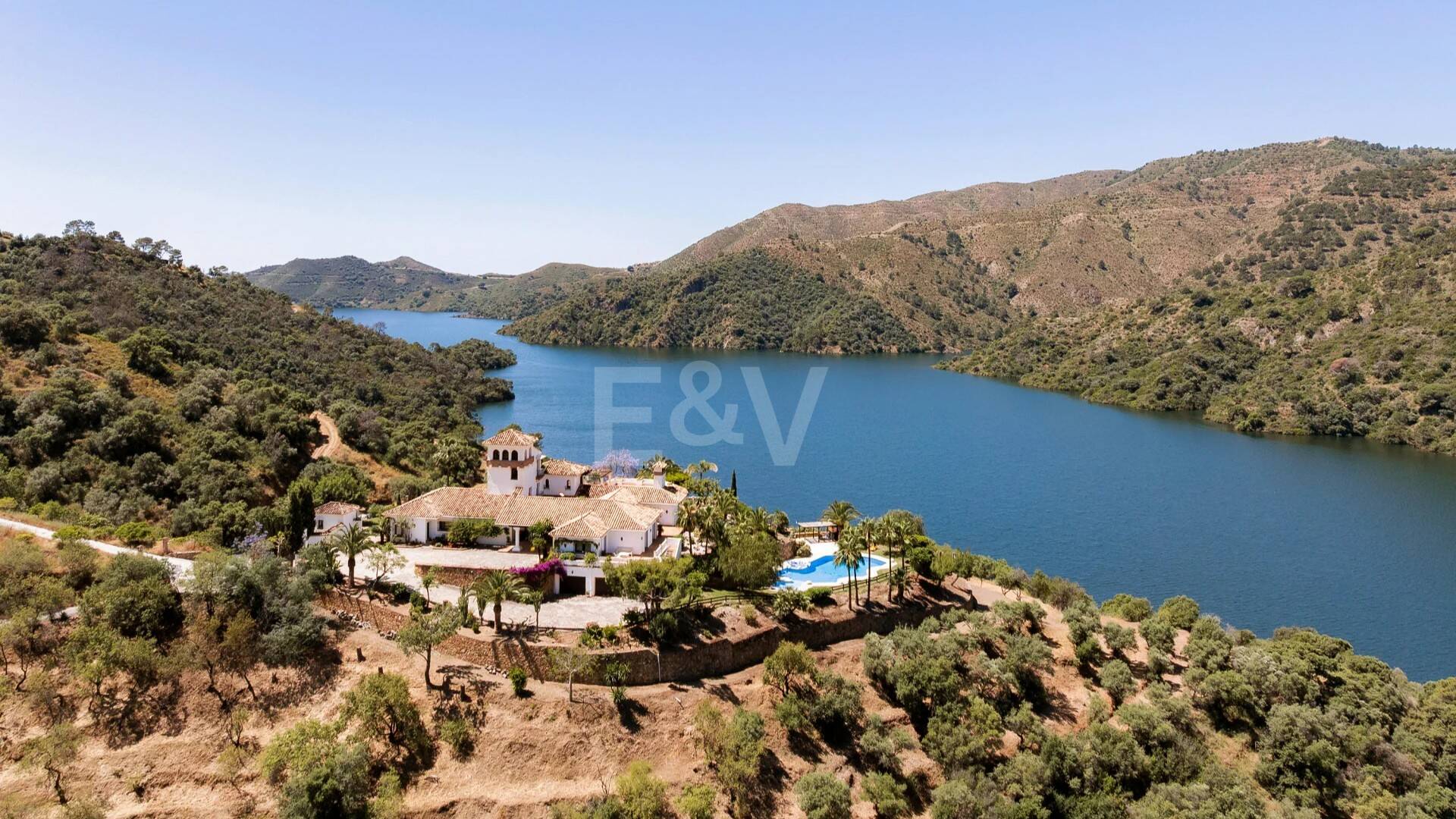 Extraordinär andalusisk Villa med Breathtaking Lake och Mountain Views i Istán