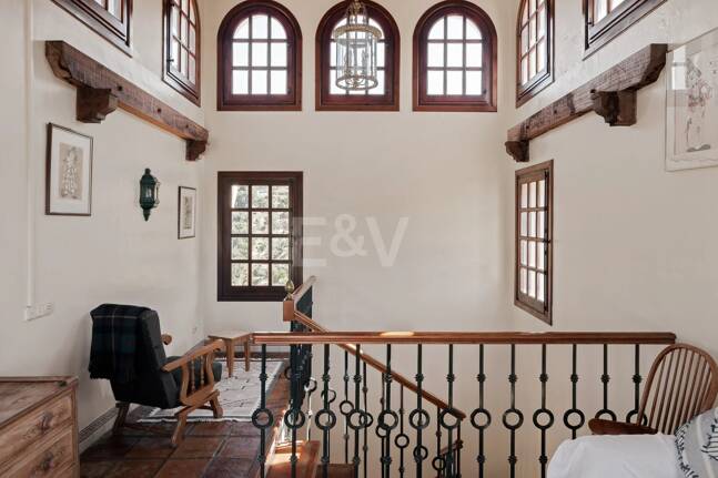 Extraordinär andalusisk Villa med Breathtaking Lake och Mountain Views i Istán