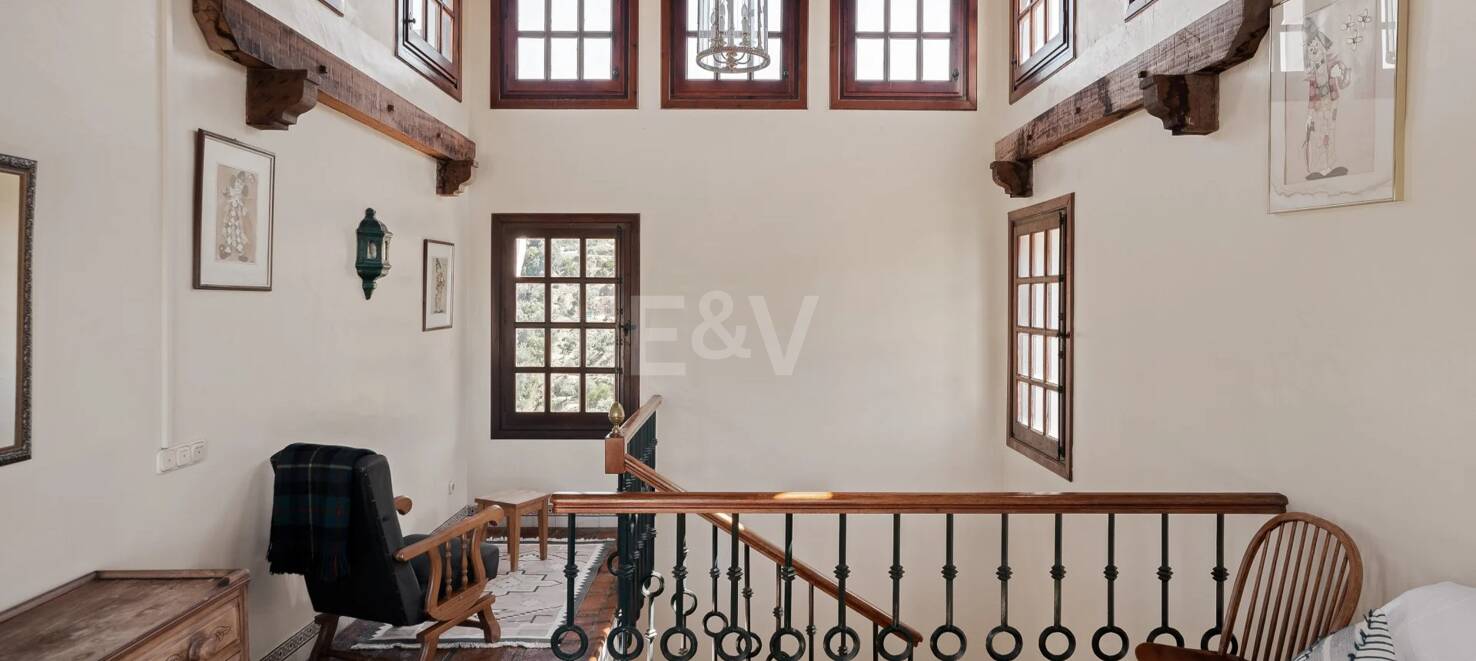 Extraordinary Andalusian Villa in Istán with Breathtaking Lake and Mountain Views