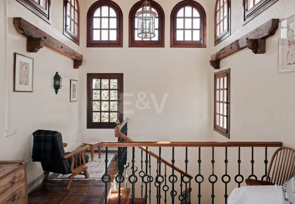 Extraordinär andalusisk Villa med Breathtaking Lake och Mountain Views i Istán