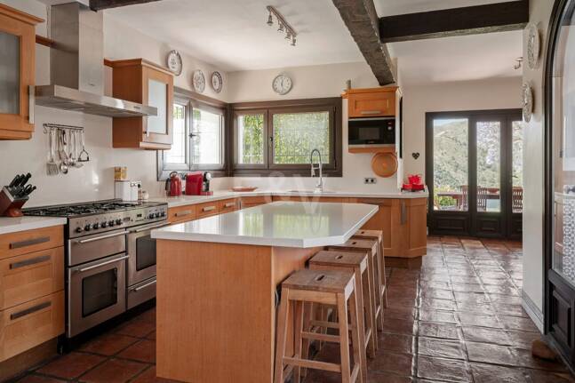 Extraordinär andalusisk Villa med Breathtaking Lake och Mountain Views i Istán