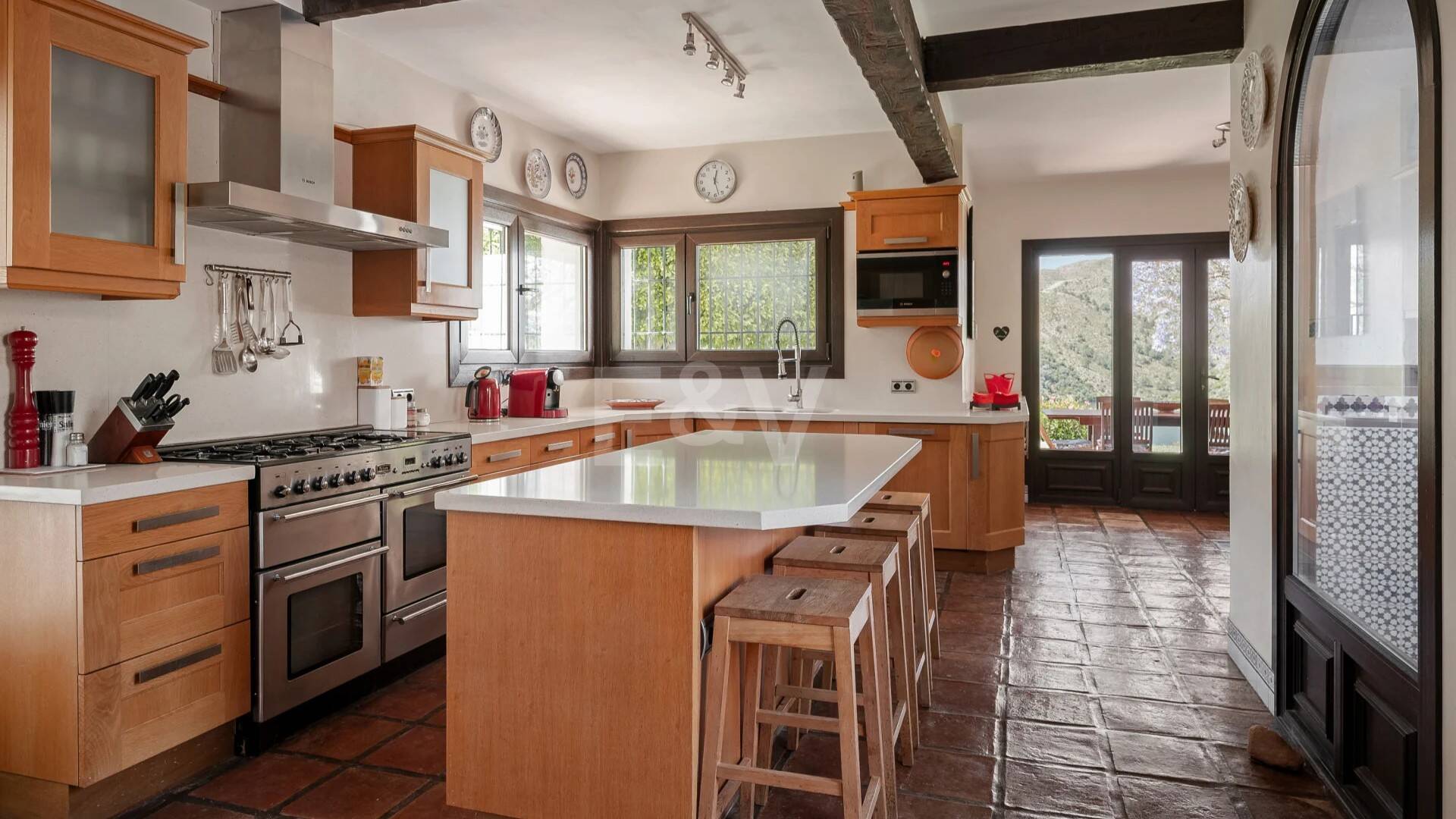 Extraordinär andalusisk Villa med Breathtaking Lake och Mountain Views i Istán